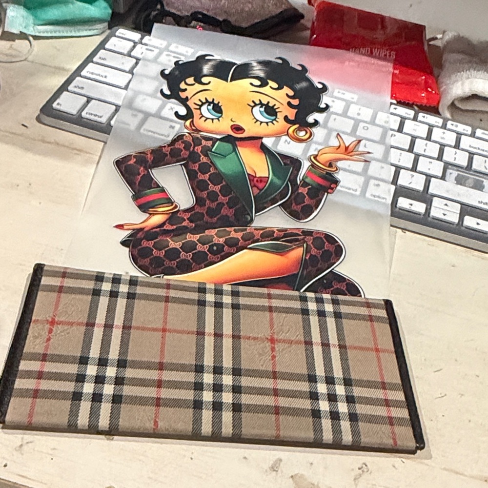 Burberry Tan and Black Checkered Wallet - Picture 5 of 13